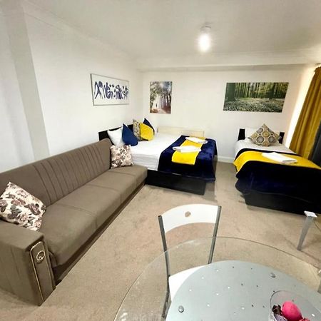 2 Bedrooms Modern Central London Apartment, Full Kitchen, 5 Minutes Tube Station מראה חיצוני תמונה